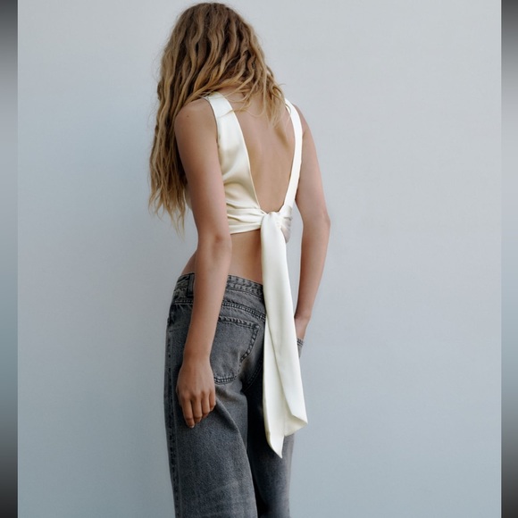 Zara open back satin effect top. Size: XS. Color: Light Green - Picture 7 of 10
